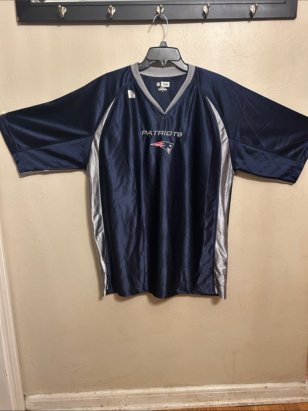 NFL XL Team Apparel Navy and Silver Patriots V-Neck Jersey